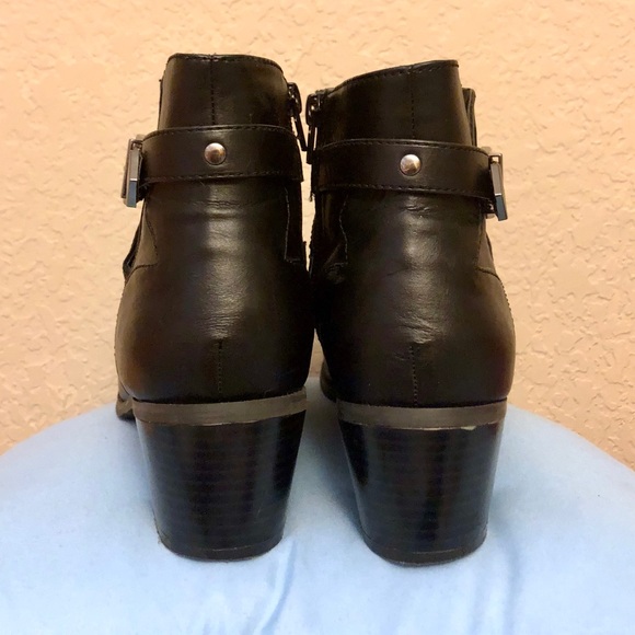 Paxx Buckle Detail Western Ankle Boot - Picture 3 of 7